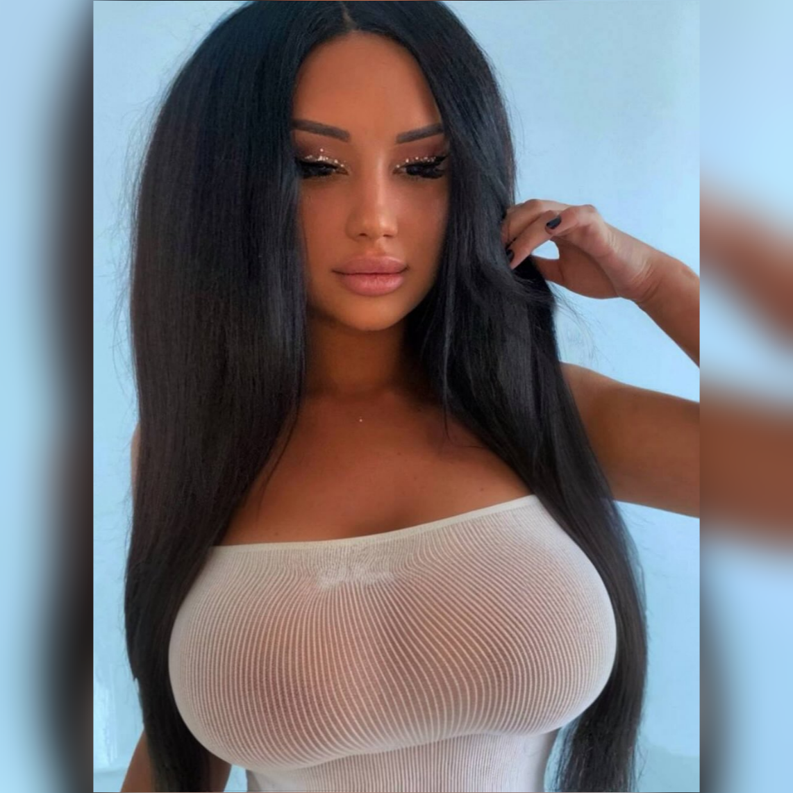 קירה – קווקזית מרהיבה