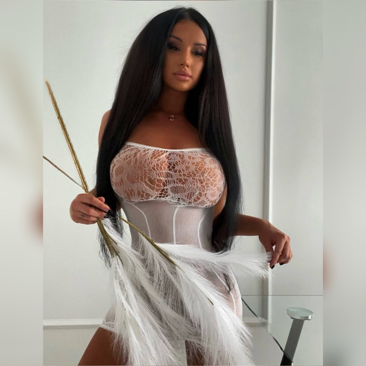 קירה – קווקזית מרהיבה